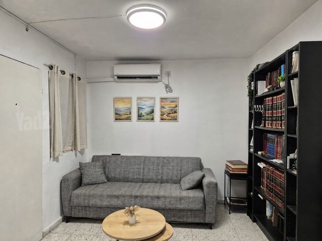 עליית הנוער 25