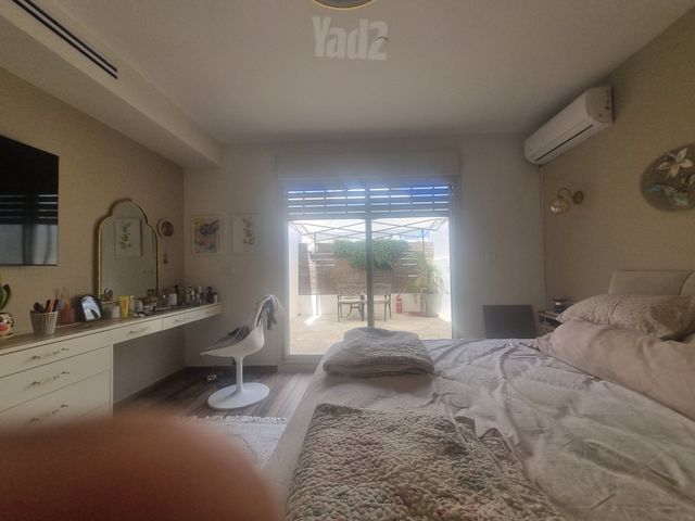האלמוגים 