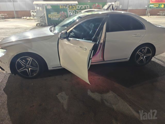 מודעת רכב מרצדס-בנץ E-class