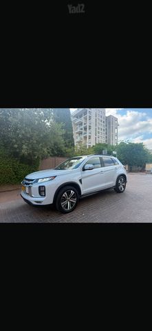 מודעת רכב מיצובישי ASX