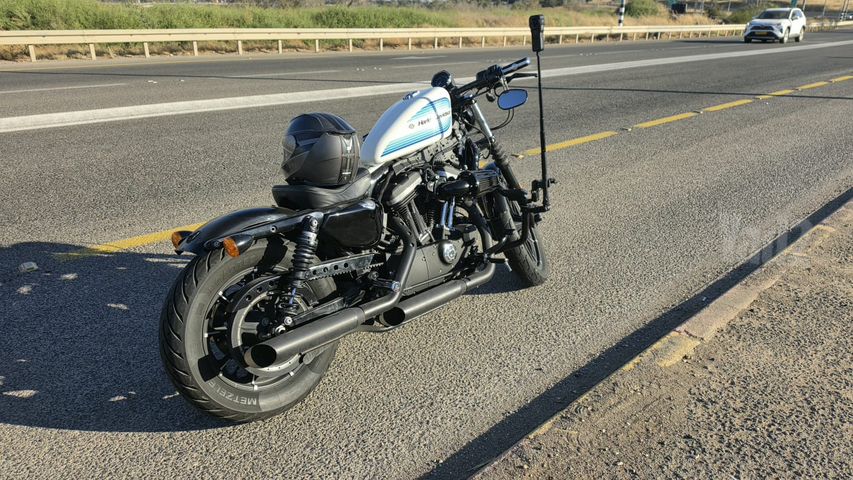 מודעת רכב הרלי דיווידסון איירון 883