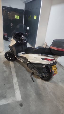 מודעת רכב פיאג'ו MP3 500
