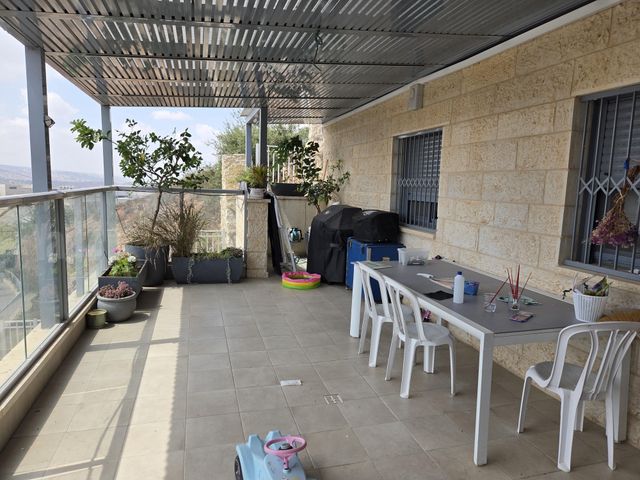 דוכיפת 9