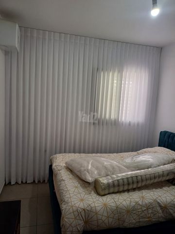 שרה אהרונסון 38