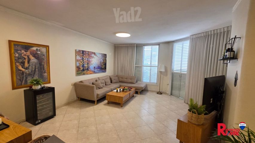יהושע רבינוביץ 47