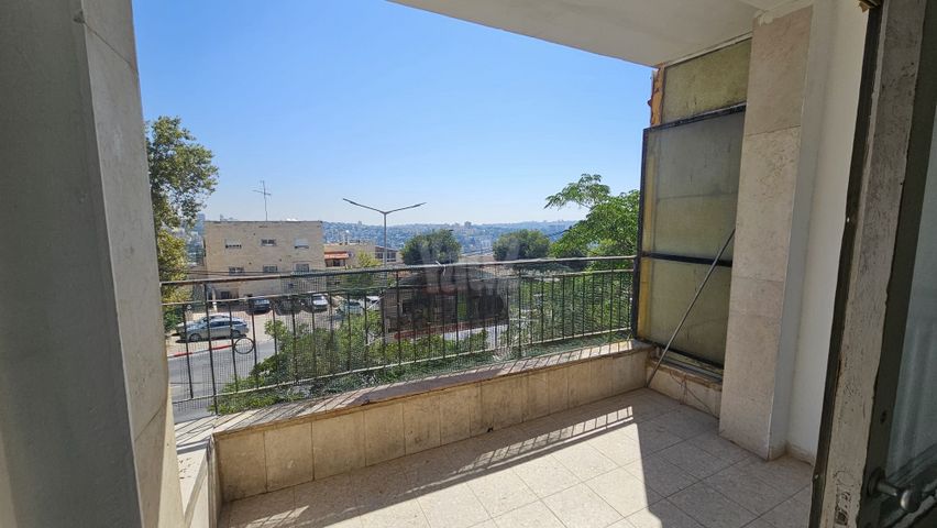 הרב עוזיאל 