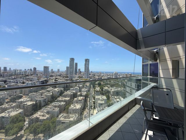ניסים אלוני 