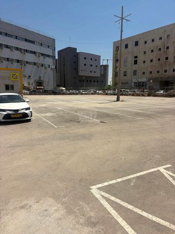 מגרשים