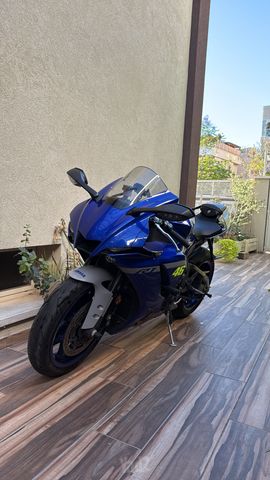 מודעת רכב ימאהה YZF-R1