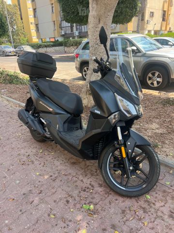 מודעת רכב סאן יאנג ג'וירייד 300 16