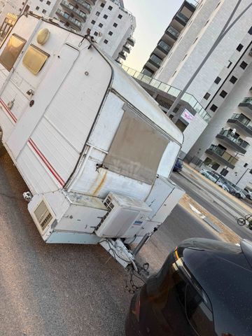 מודעת רכב נגרר (קראוון נגרר)
