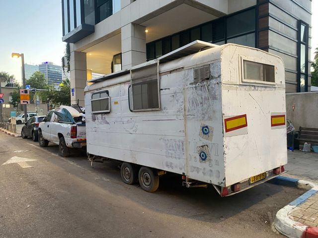 מודעת רכב נגרר (קראוון נגרר)