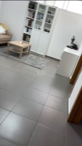 תרשיש 52
