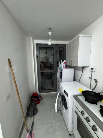 השקד 10