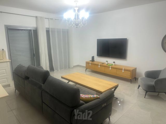 ספיר 12