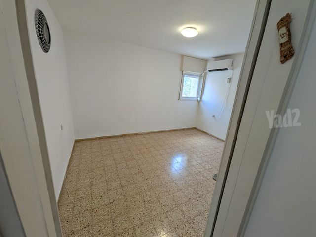 שדרות ז'בוטינסקי 14