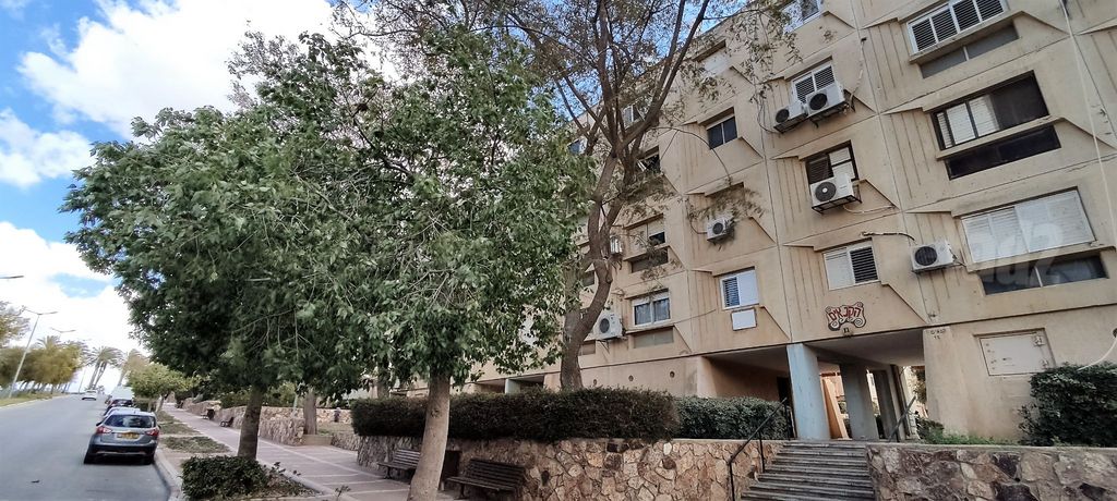הקנאים 