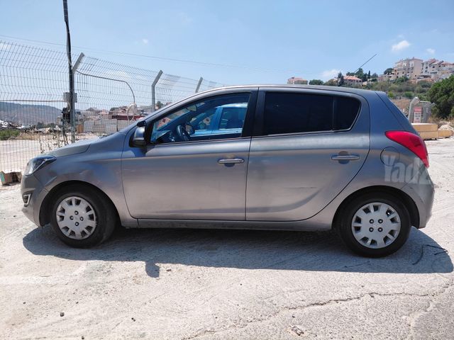 מודעת רכב יונדאי i20