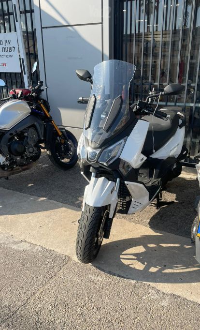מודעת רכב סאן יאנג ג'וירייד 300 15