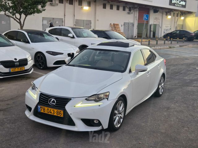 מודעת רכב לקסוס IS 1