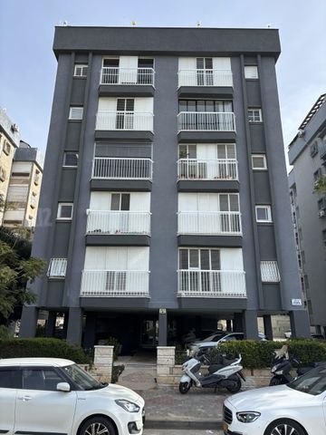 דוד אלעזר 81