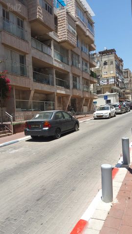 הרב הרצוג 17