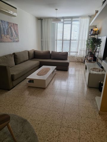 הירקונים 8