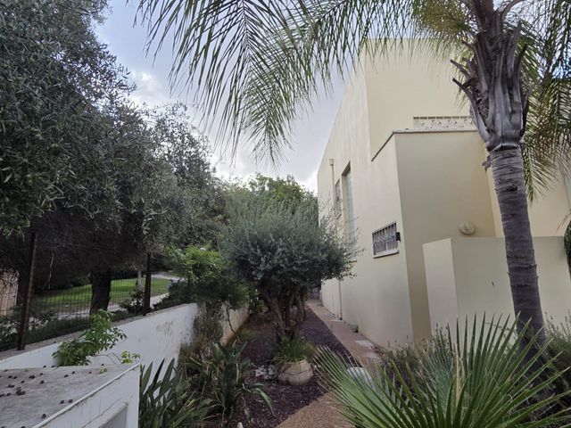 הרקיע, הגולף