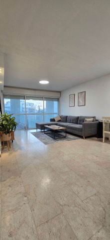 Holon, Israel 4