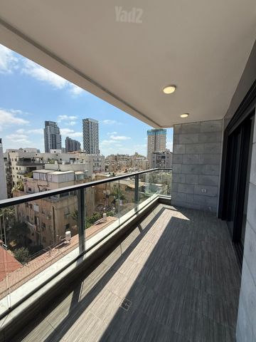 חנה סנש 