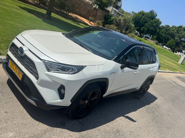 מודעת רכב טויוטה RAV4