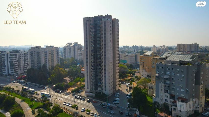דקר 21