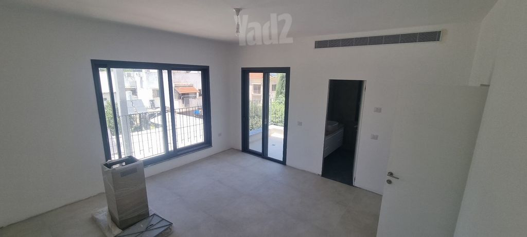 Petah Tikva, Israel 9