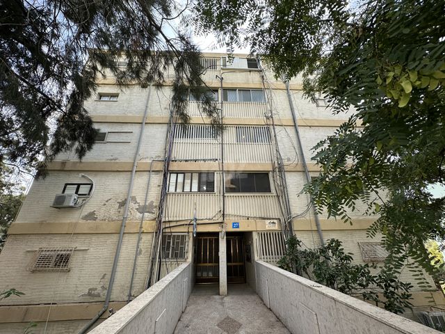 גדליהו 27