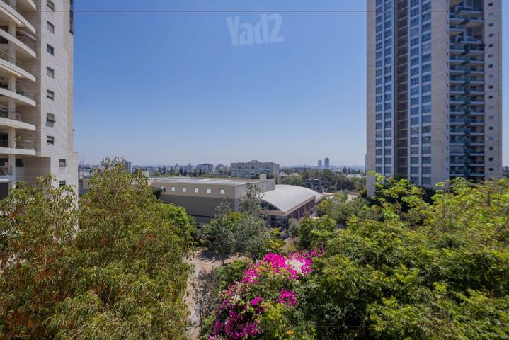 Givatayim, Israel 10