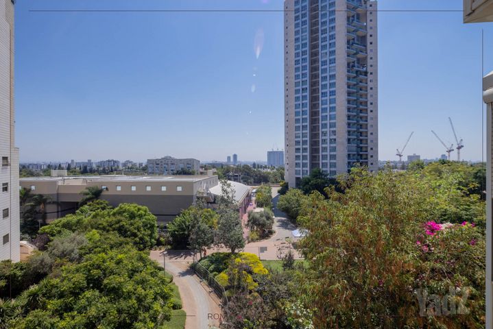 Givatayim, Israel 9