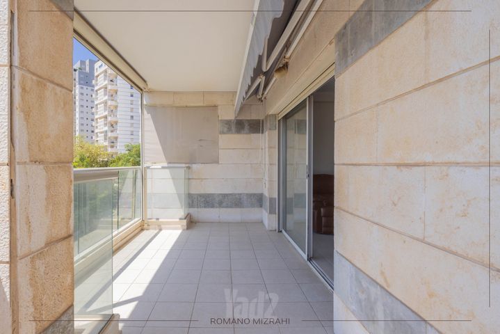 Givatayim, Israel 4