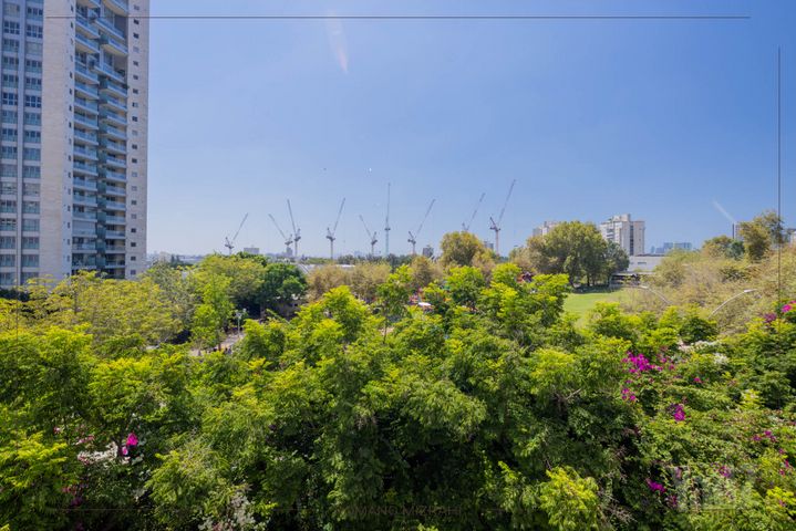 Givatayim, Israel 7
