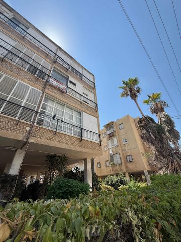 מרכז, קרית עבודה