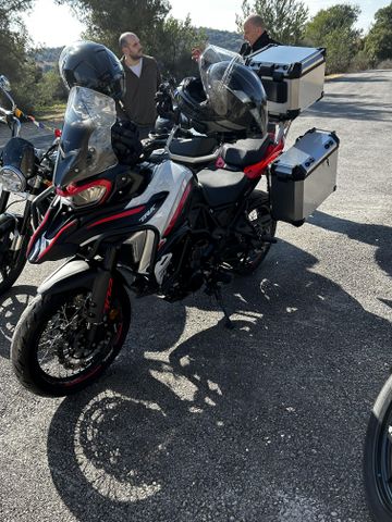מודעת רכב בנלי TRK702X