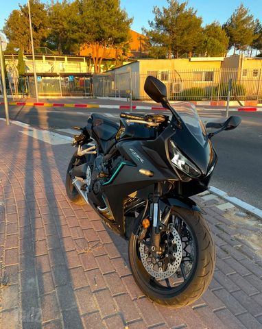 מודעת רכב הונדה CBR650R