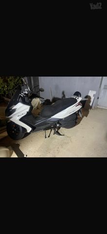 מודעת רכב קימקו דאון-טאון 250ABS