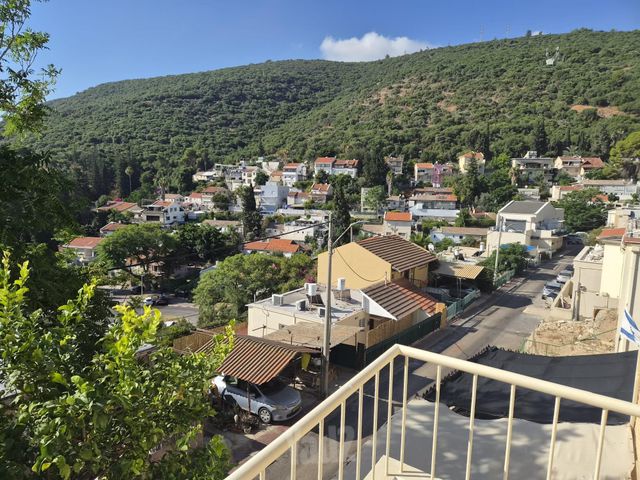 קיבוץ גלויות 17