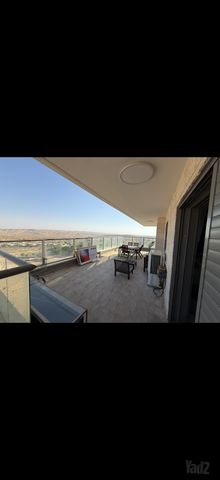 תל גבעון 8