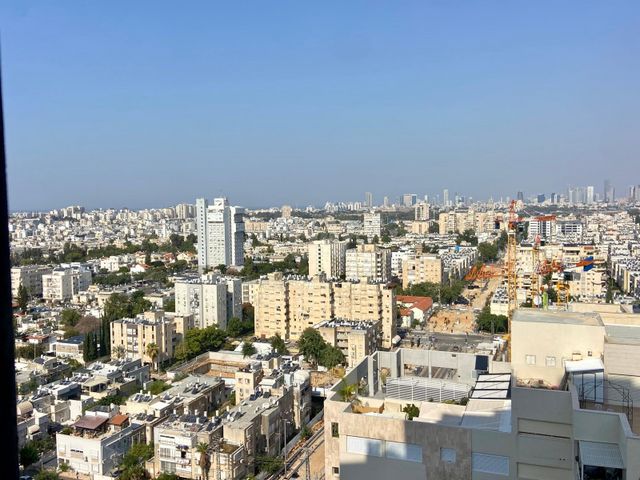 Holon, Israel 4