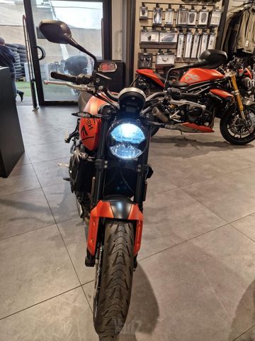 מודעת רכב טריומף Trident 660