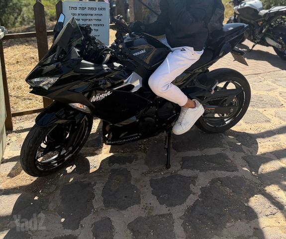 מודעת רכב קאוואסאקי נינג'ה 400