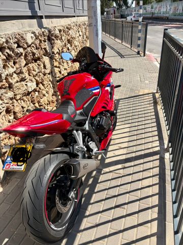 מודעת רכב הונדה CBR650R