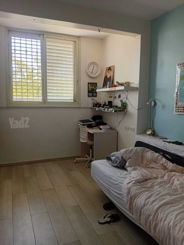 זאב חקלאי 12