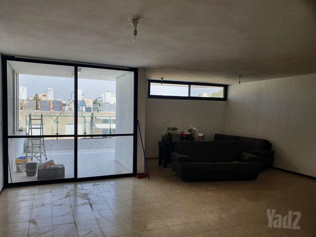 בוטקובסקי 30